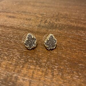 Kendra Scott Platinum Drusy studded earrings in gold.